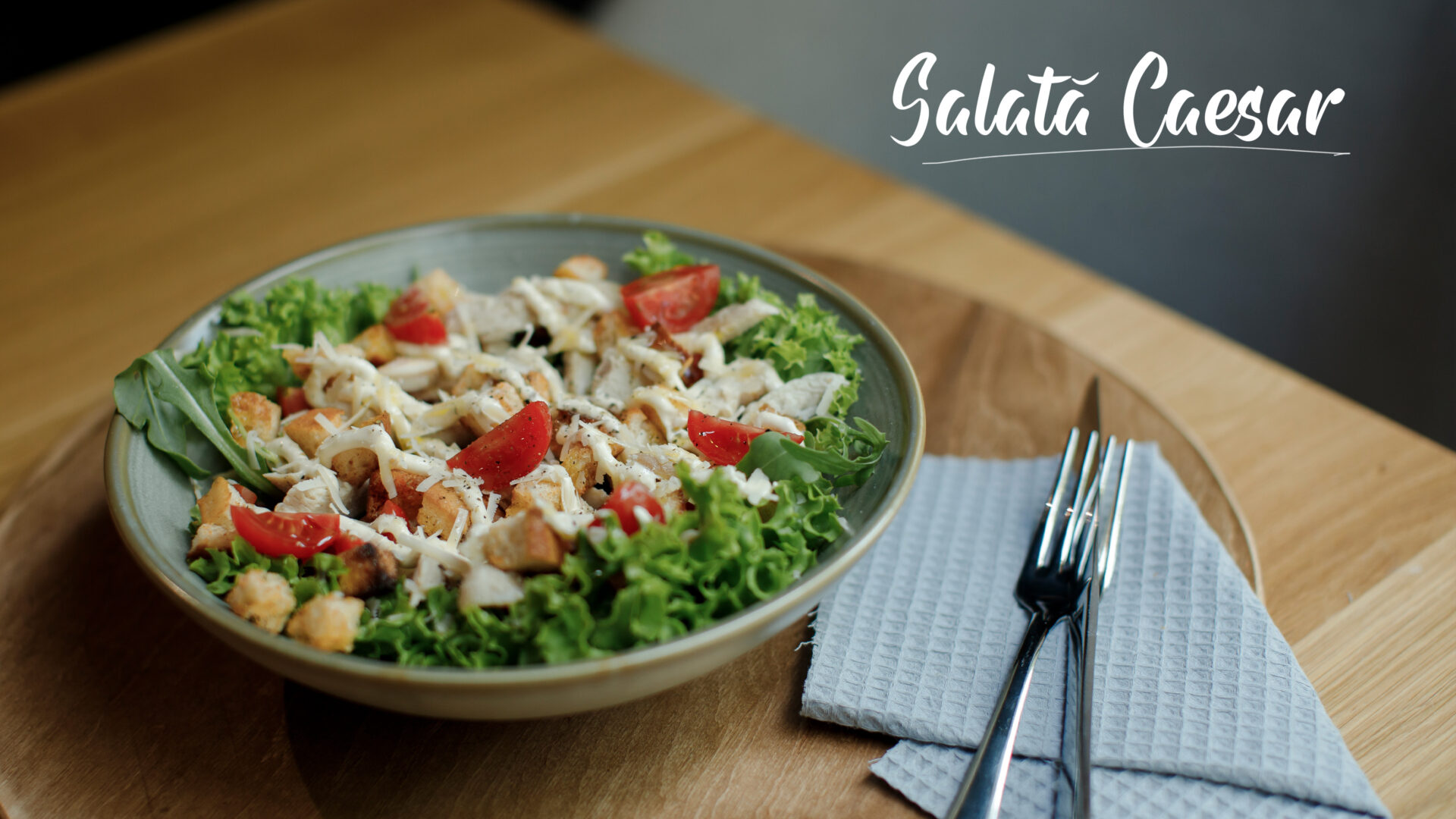 Salata ceasar cu pui